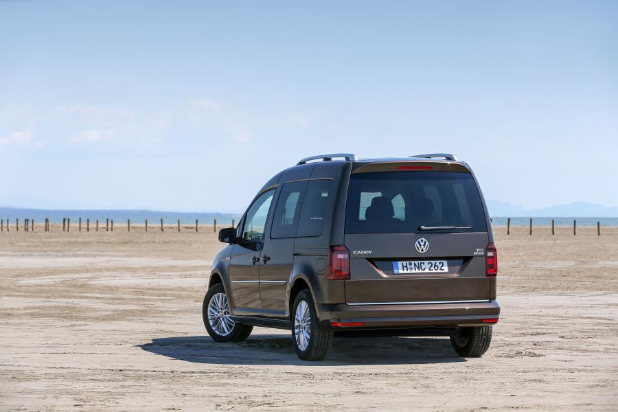  Volkswagen Caddy Highline 2015 года  (фото 15 из 19)